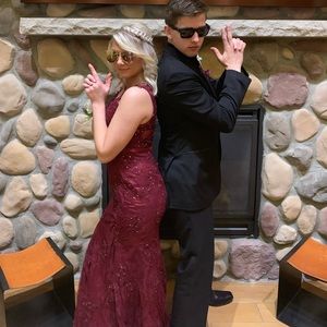 Maroon fitted mermaid dress, size 4, sleeveless.